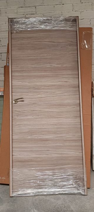 Puerta de interior de 82 cm
