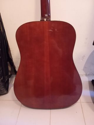 Guitarra acústica admira Wester
