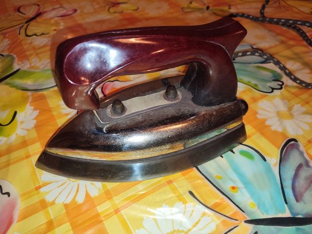 Ferro da stiro vintage da collezione