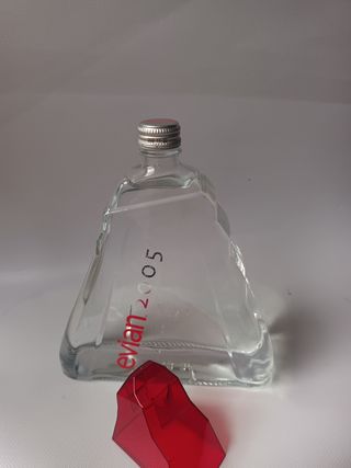 Bottiglia da collezione evian 2005