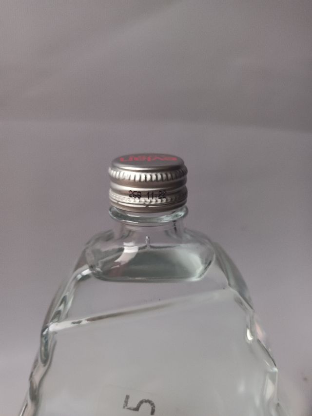 Bottiglia da collezione evian 2005