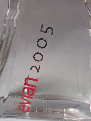 Bottiglia da collezione evian 2005