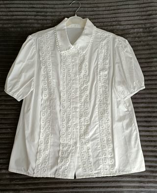 Blusa con puntilla y cuello Marieth