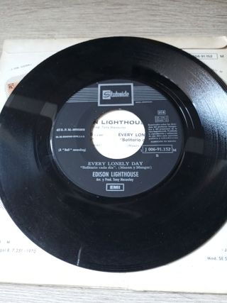 Love grows Edison light House single