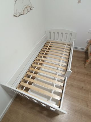 Cama y colchón 80 cm