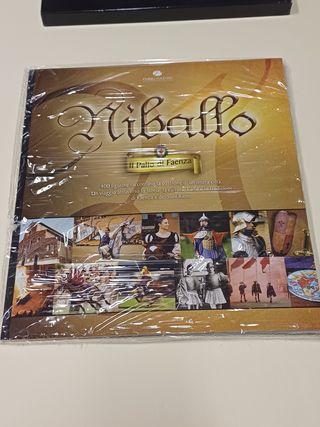 album figurine NUOVO COMPLETO palio del Niballo