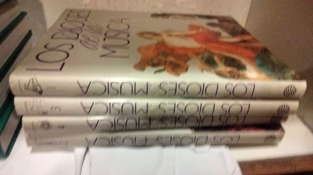 Libros de los dioses de la música