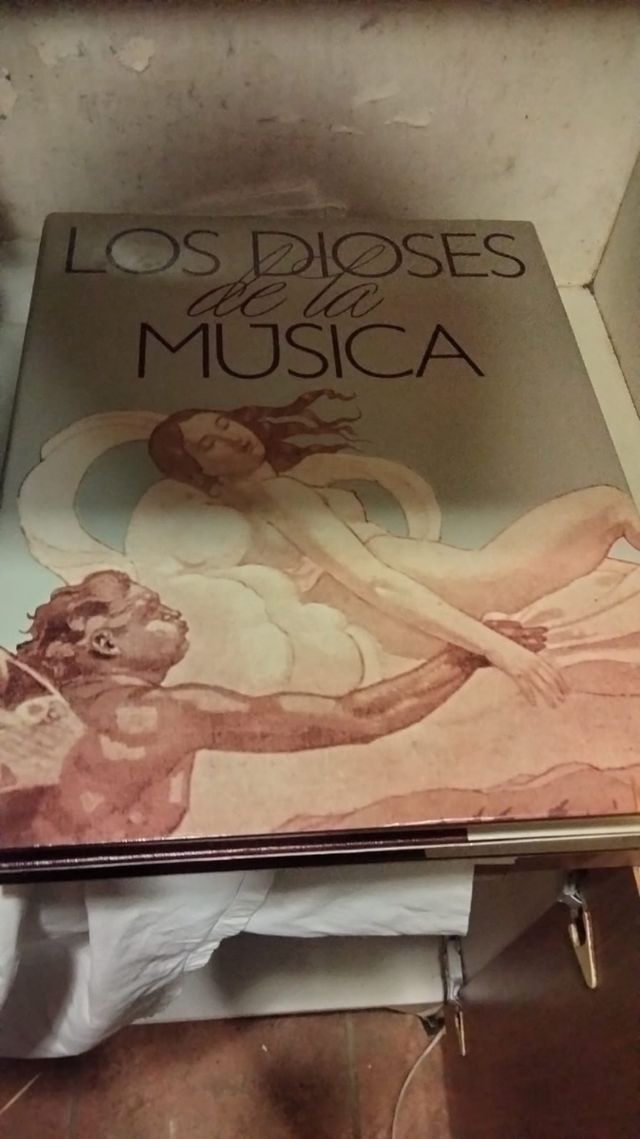 Libros de los dioses de la música