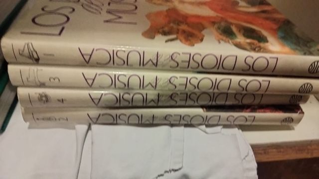 Libros de los dioses de la música