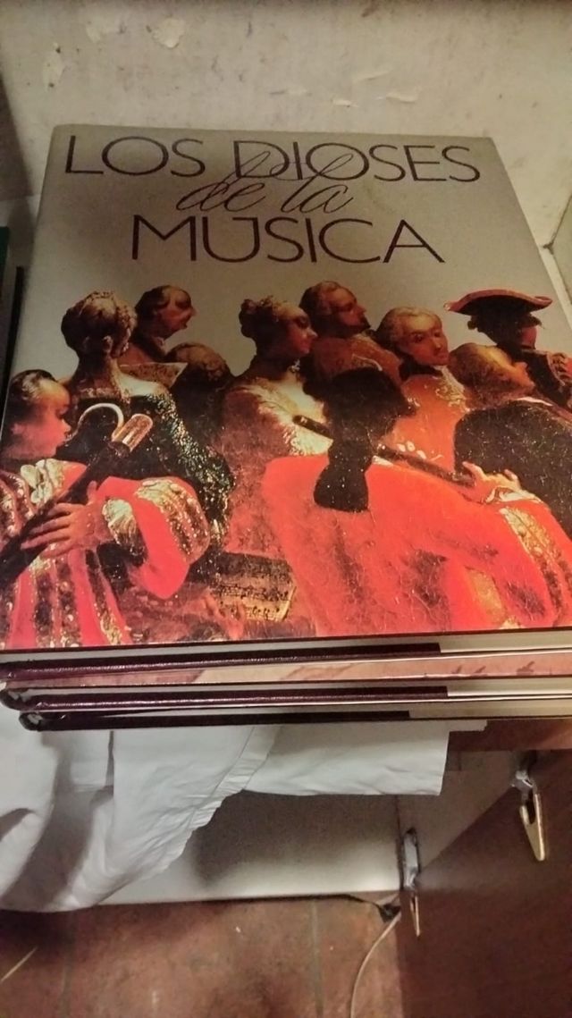 Libros de los dioses de la música