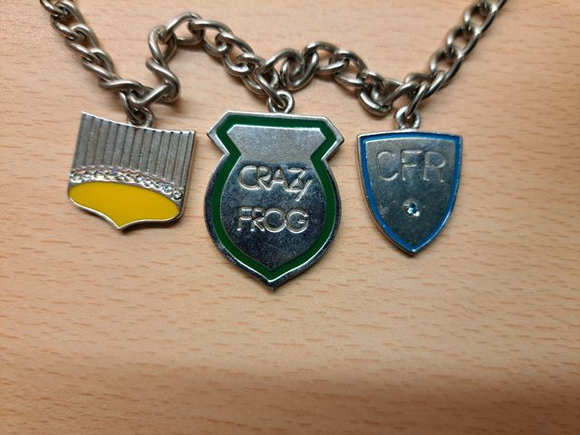 Collana Crazy Frog con medagliette