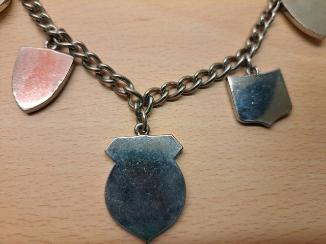 Collana Crazy Frog con medagliette