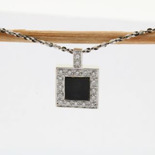 Cadena con colgante oro con brillantes y ónix