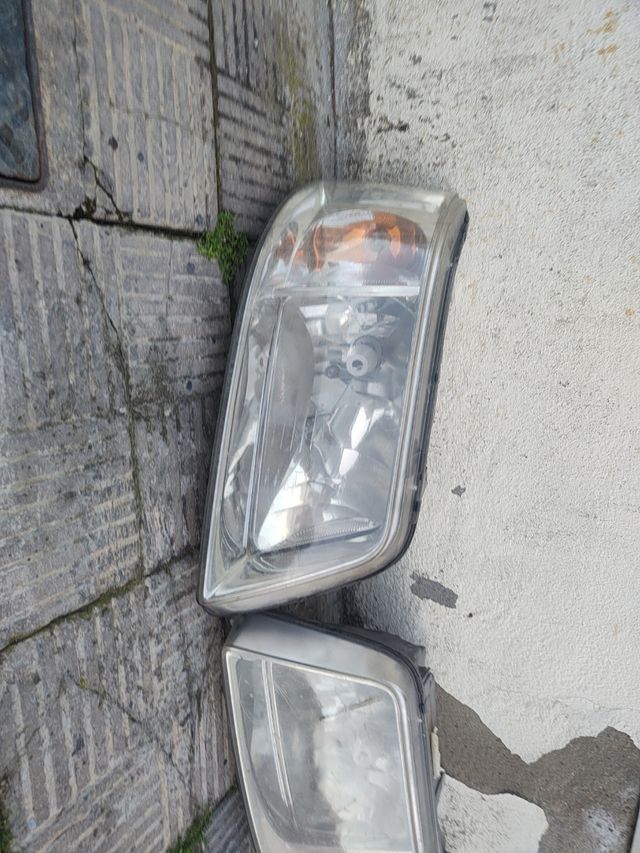 Faros delantero