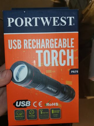 Torcia ricaricabile a led USB nuova 