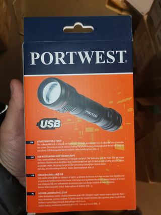 Torcia ricaricabile a led USB nuova 