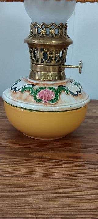 QUINQUE DE PORCELANA Y MECHERO BRONCE