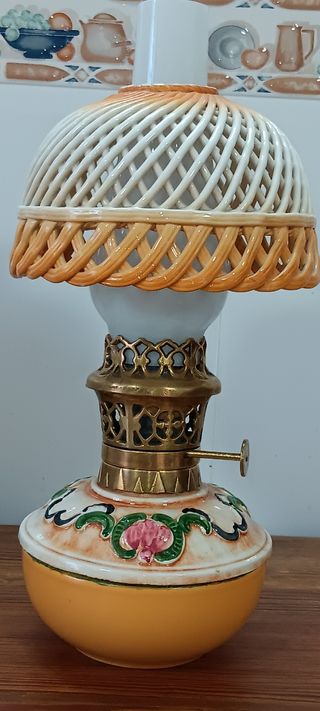 QUINQUE DE PORCELANA Y MECHERO BRONCE