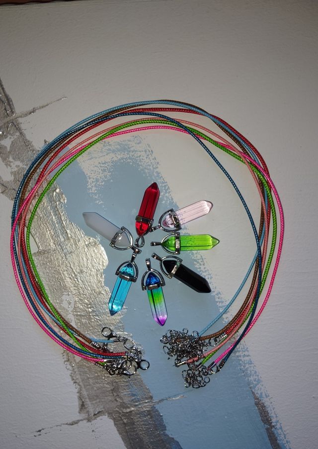 Lote 7 colgantes con cordón "SOLO ENVIO"