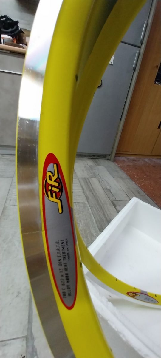 LLANTAS FIR AMARILLAS