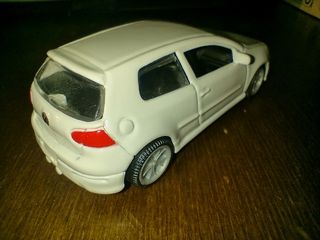 Volkswagen Golf R32