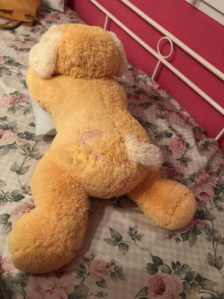 Perro de peluche Pek