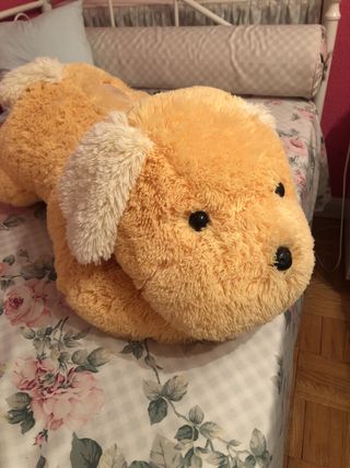 Perro de peluche Pek
