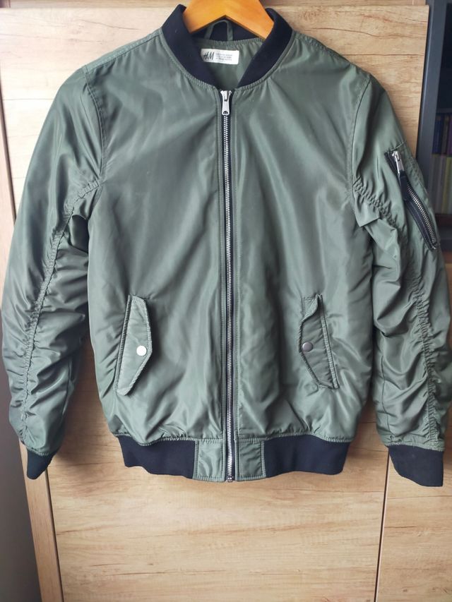 Cazadora bomber verde caqui