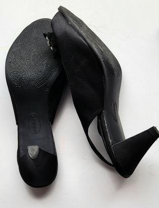 Bolso y zapatos con pedrería