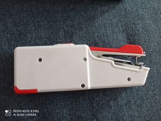 Macchina da cucire portatile