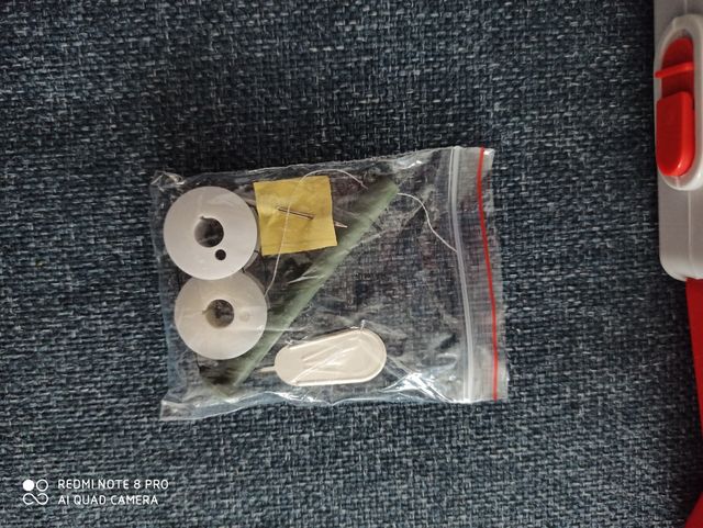 Macchina da cucire portatile