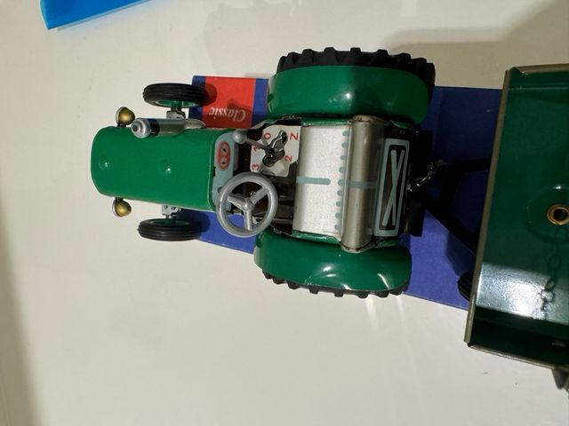 Tractor imaginarium hojalata cuerda zetor