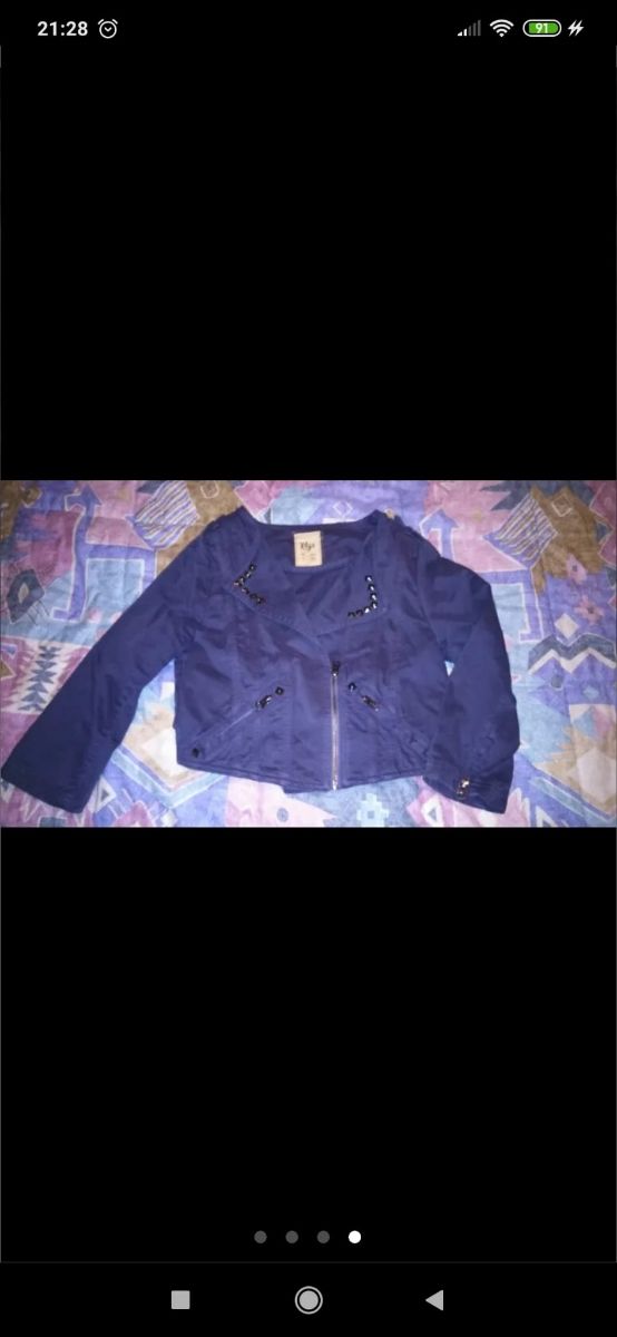 Chaqueta gris tachuelas NUEVA PULL&BEAR