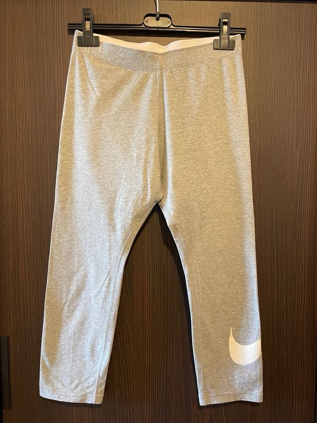 Pantaloni Nike