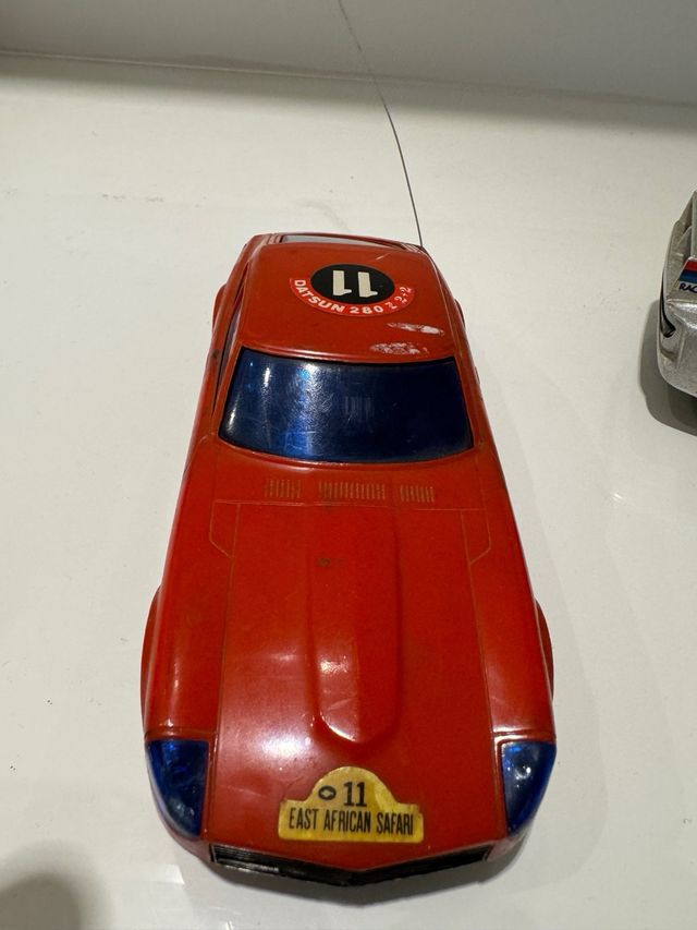 lote 2 Coche teledirigido datsun + bmw