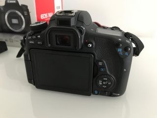 Canon 760D + Objetivo 18-135 mm