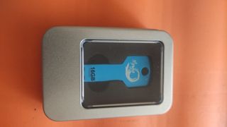 Pen Drive de 16gb con forma de llave 