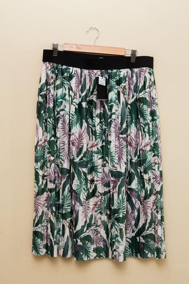 Falda midi con estampado tropical de Cortefiel