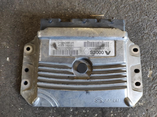 Centralita motor uce 8200321263 Renault Mega y_778