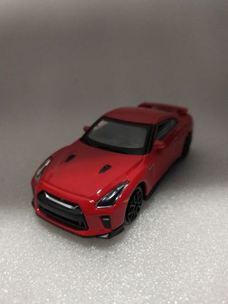 Nissan GT-R rojo 2017 escala 1/43 burago