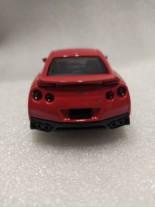 Nissan GT-R rojo 2017 escala 1/43 burago