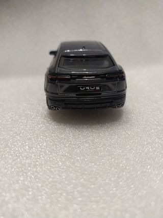 Lamborghini Urus escala 1:43 gris burago