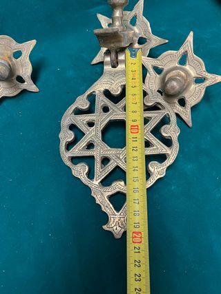 Llamadores en bronce con decoración