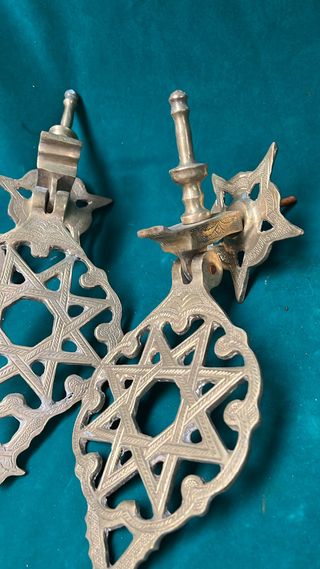 Llamadores en bronce con decoración