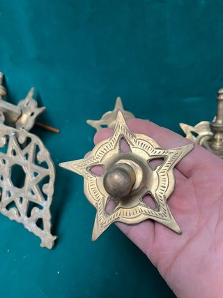 Llamadores en bronce con decoración