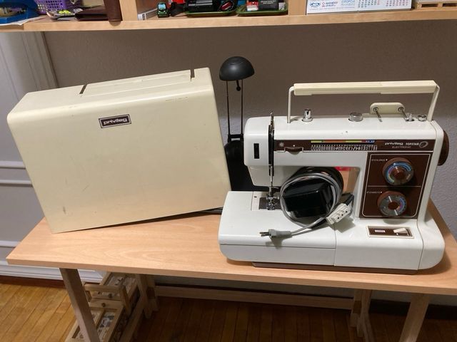 Maquina de coser Privileg