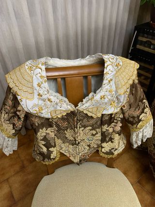 Traje Fallera Mujer con Manteletas y Zapatos 39.