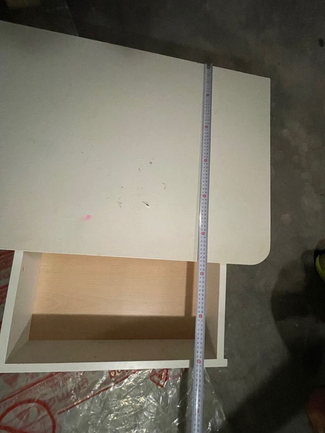 Scrivania in legno laccato bianco 