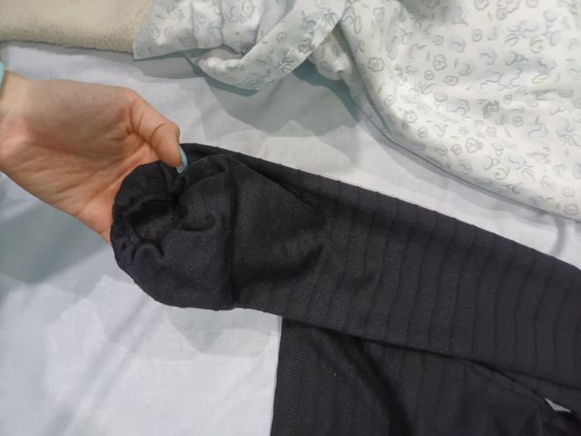 Blusa negra hombrera