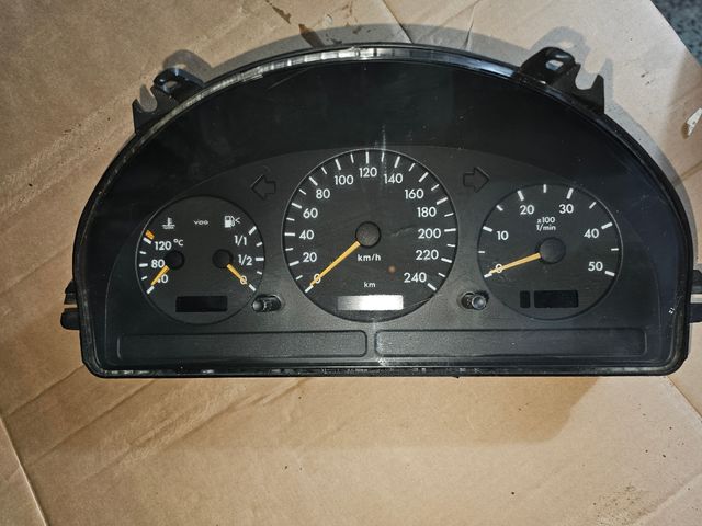 Marcador de mercedes ml w163